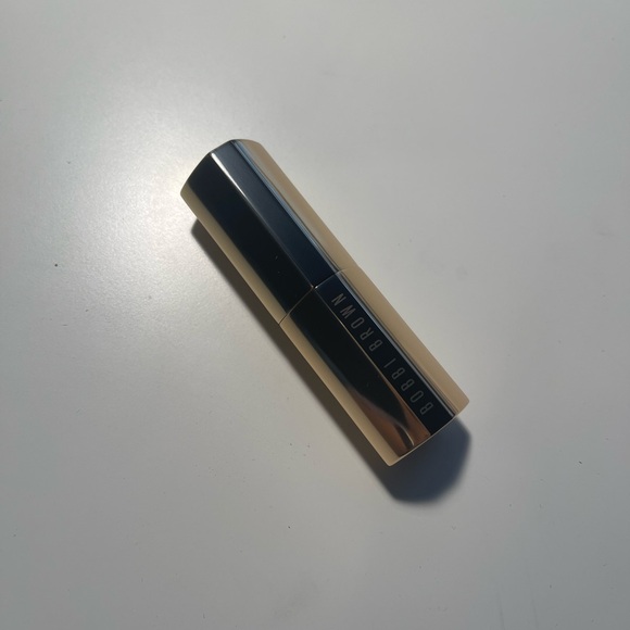 Bobbi brown luxe lipstick in the shade red velvet - Picture 6 of 6